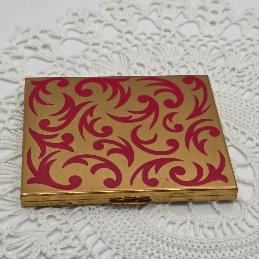 Vintage Art Deco Style Elgin American Powder Compact Puff Signed